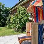 Hus-pellworm-1-ferienwohnung-meerestraum